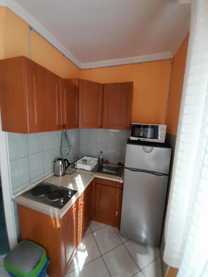 Napsugar Vendeghaz Apartment Tiszaujvaros Bagian luar foto