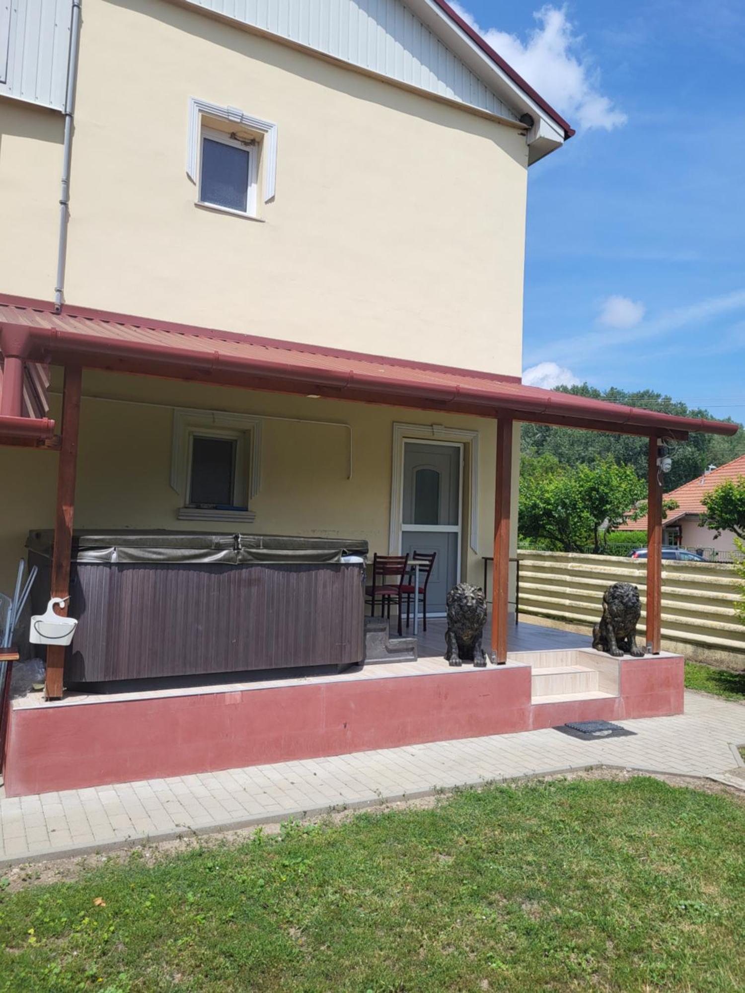 Napsugar Vendeghaz Apartment Tiszaujvaros Ruang foto